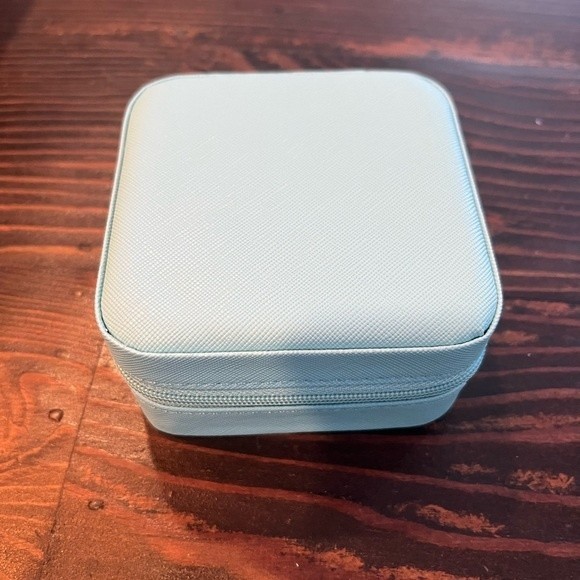 Light Blue Travel Jewelry Box Zip Around Closure New in Package - Picture 3 of 5
